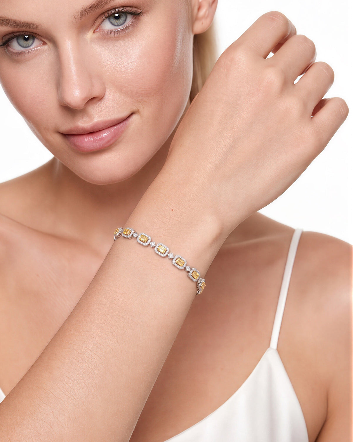 The Valencia Link Bracelet